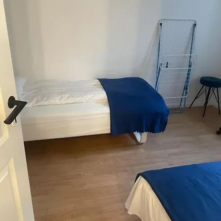 2 Bedroom Near The Sea *