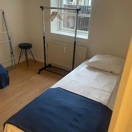 Apartment 2 Bedroom Near The Sea *