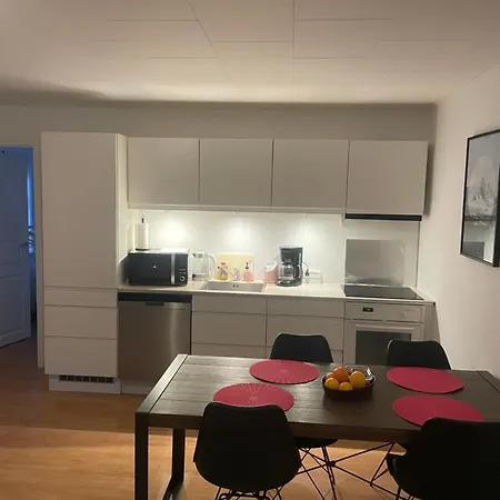 2 Bedroom Near The Sea