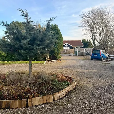 2 Bedroom Near The Sea Apartment Tisvildeleje