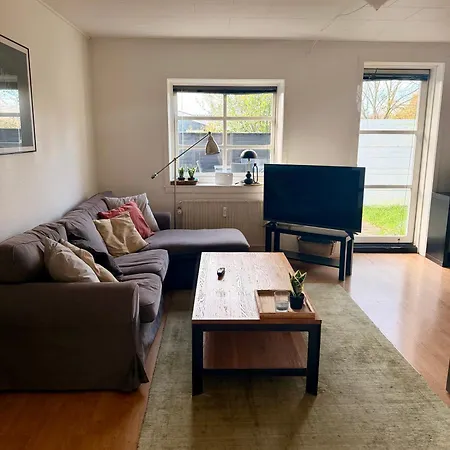 아파트 2 Bedroom Near The Sea